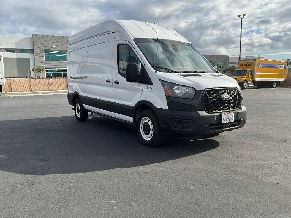 Cargo Van (Panel Van)-Light and Medium Duty Trucks-Ford-2022-Transit 250-Torrance-CA-135,711\n\t\tmiles-$ 31,000 - Image 1