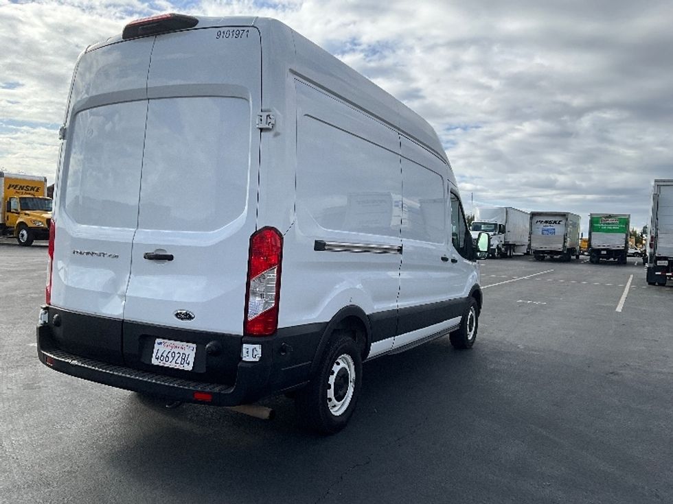 Cargo Van (Panel Van)-Light and Medium Duty Trucks-Ford-2022-Transit 250-Torrance-CA-135,711\n\t\tmiles-$ 31,000 - Image 12