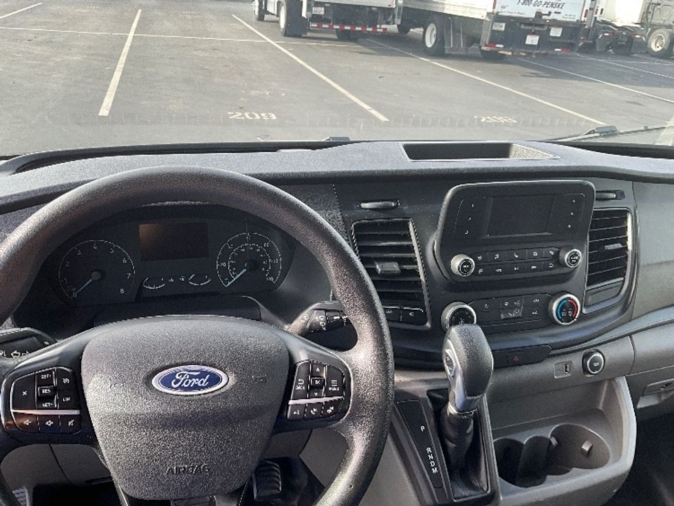 Cargo Van (Panel Van)-Light and Medium Duty Trucks-Ford-2022-Transit 250-Torrance-CA-135,711\n\t\tmiles-$ 31,000 - Image 16