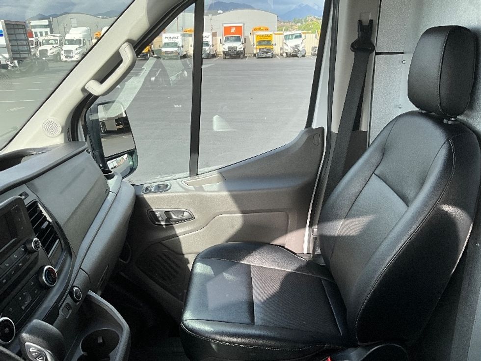 Cargo Van (Panel Van)-Light and Medium Duty Trucks-Ford-2022-Transit 250-Torrance-CA-135,711\n\t\tmiles-$ 31,000 - Image 18