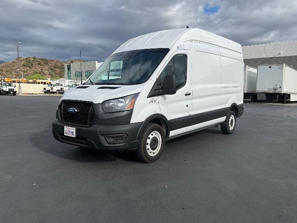 Cargo Van (Panel Van)-Light and Medium Duty Trucks-Ford-2022-Transit 250-Torrance-CA-135,711\n\t\tmiles-$ 31,000 - Image 3