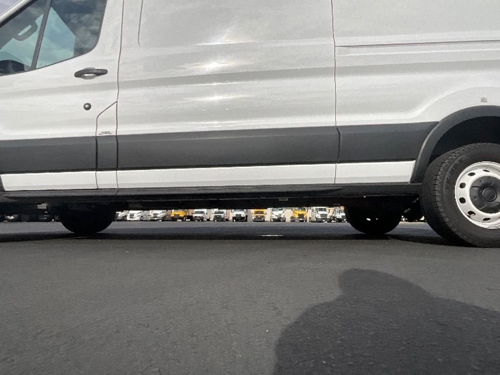Cargo Van (Panel Van)-Light and Medium Duty Trucks-Ford-2022-Transit 250-Torrance-CA-135,711\n\t\tmiles-$ 31,000 - Image 5