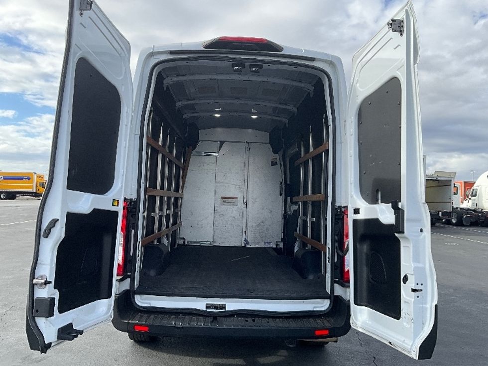 Cargo Van (Panel Van)-Light and Medium Duty Trucks-Ford-2022-Transit 250-Torrance-CA-135,711\n\t\tmiles-$ 31,000 - Image 8
