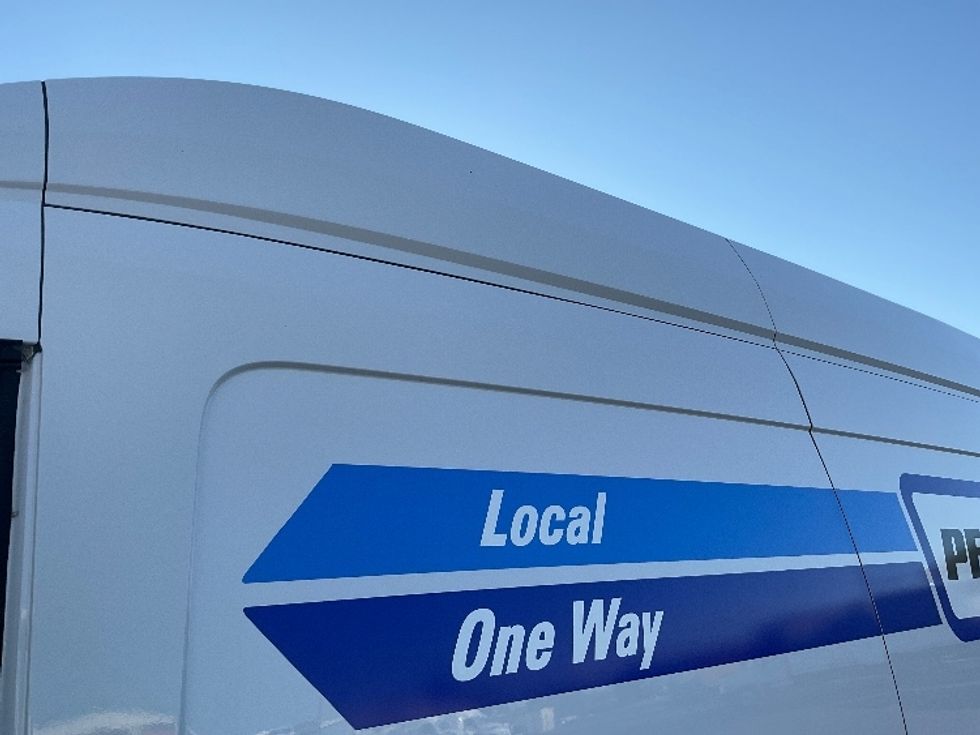 Cargo Van (Panel Van)-Light and Medium Duty Trucks-Ford-2022-Transit 250-Torrance-CA-64,994\n\t\tmiles-$ 38,250 - Image 26