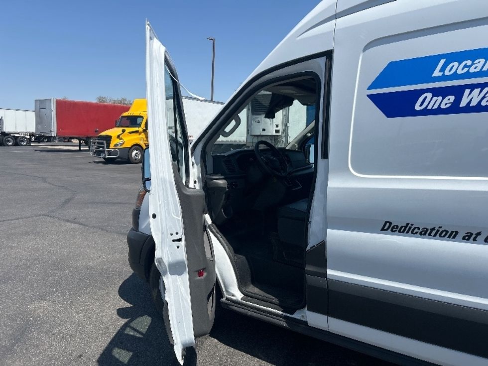Cargo Van (Panel Van)-Light and Medium Duty Trucks-Ford-2022-Transit 250-Tucson-AZ-91,865\n\t\tmiles-$ 37,250 - Image 15