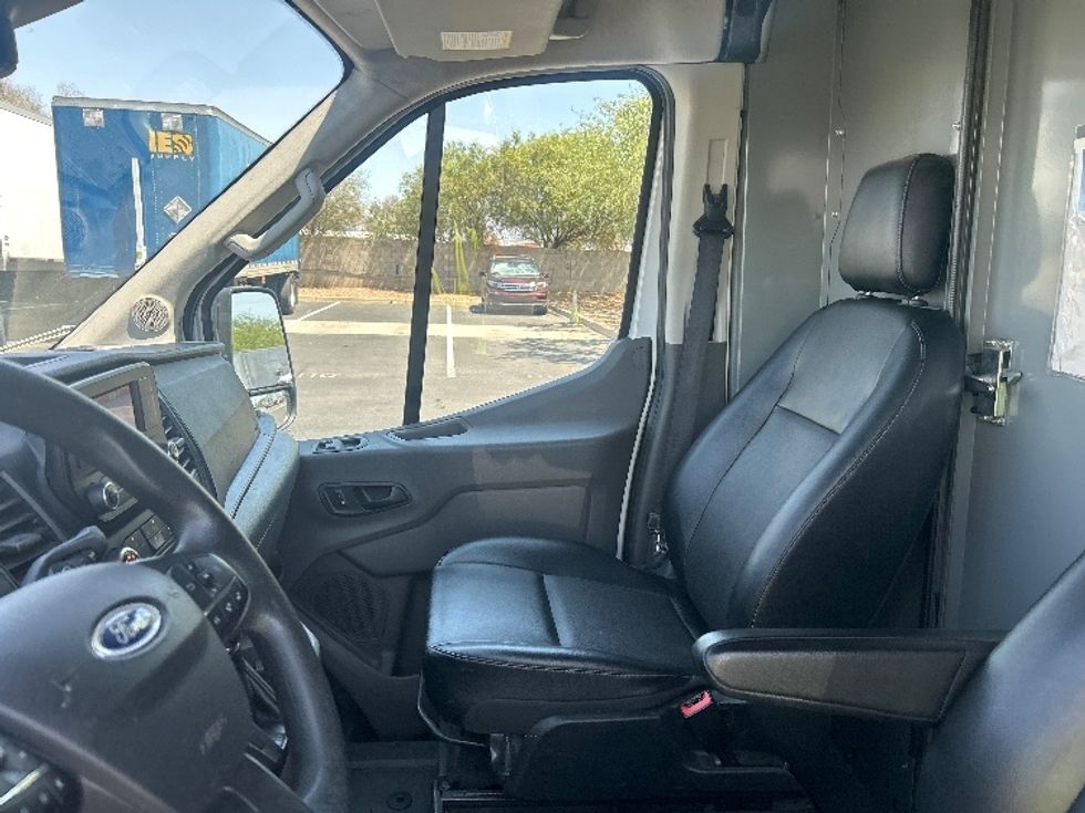Cargo Van (Panel Van)-Light and Medium Duty Trucks-Ford-2022-Transit 250-Tucson-AZ-91,865\n\t\tmiles-$ 37,250 - Image 18