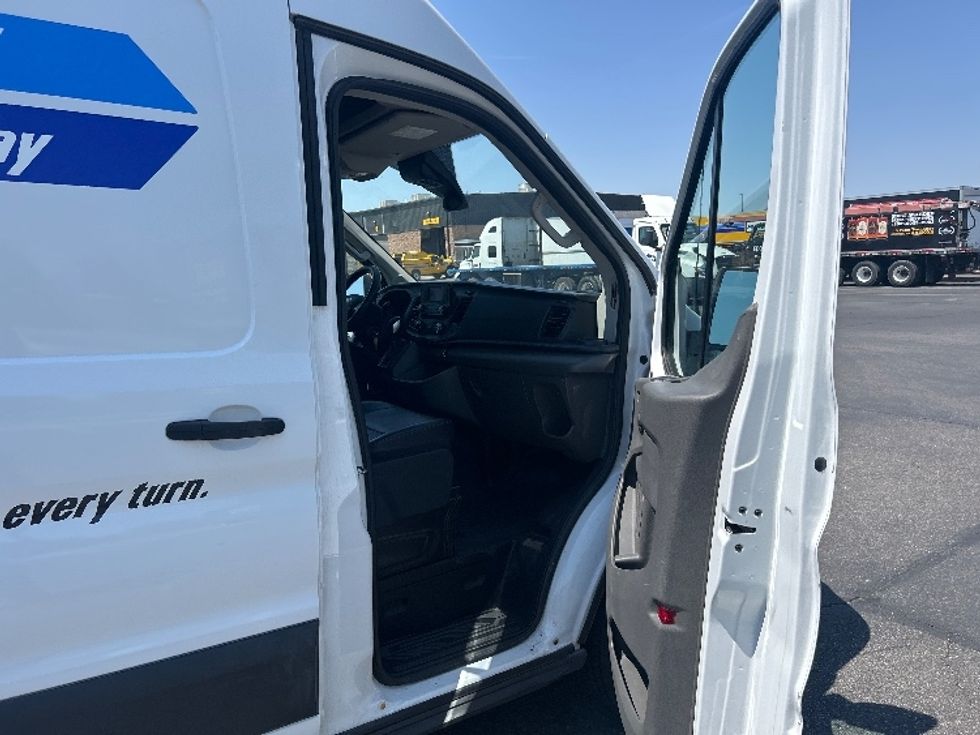 Cargo Van (Panel Van)-Light and Medium Duty Trucks-Ford-2022-Transit 250-Tucson-AZ-91,865\n\t\tmiles-$ 37,250 - Image 19