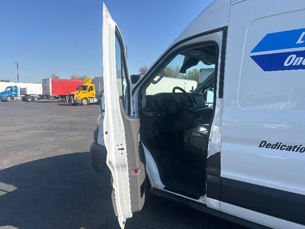 Cargo Van (Panel Van)-Light and Medium Duty Trucks-Ford-2022-Transit 250-Tucson-AZ-99,341\n\t\tmiles-$ 36,500 - Image 15