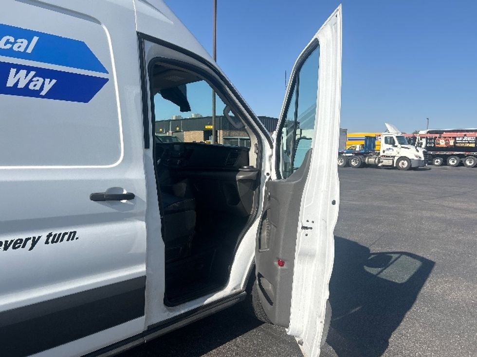 Cargo Van (Panel Van)-Light and Medium Duty Trucks-Ford-2022-Transit 250-Tucson-AZ-99,341\n\t\tmiles-$ 36,500 - Image 19