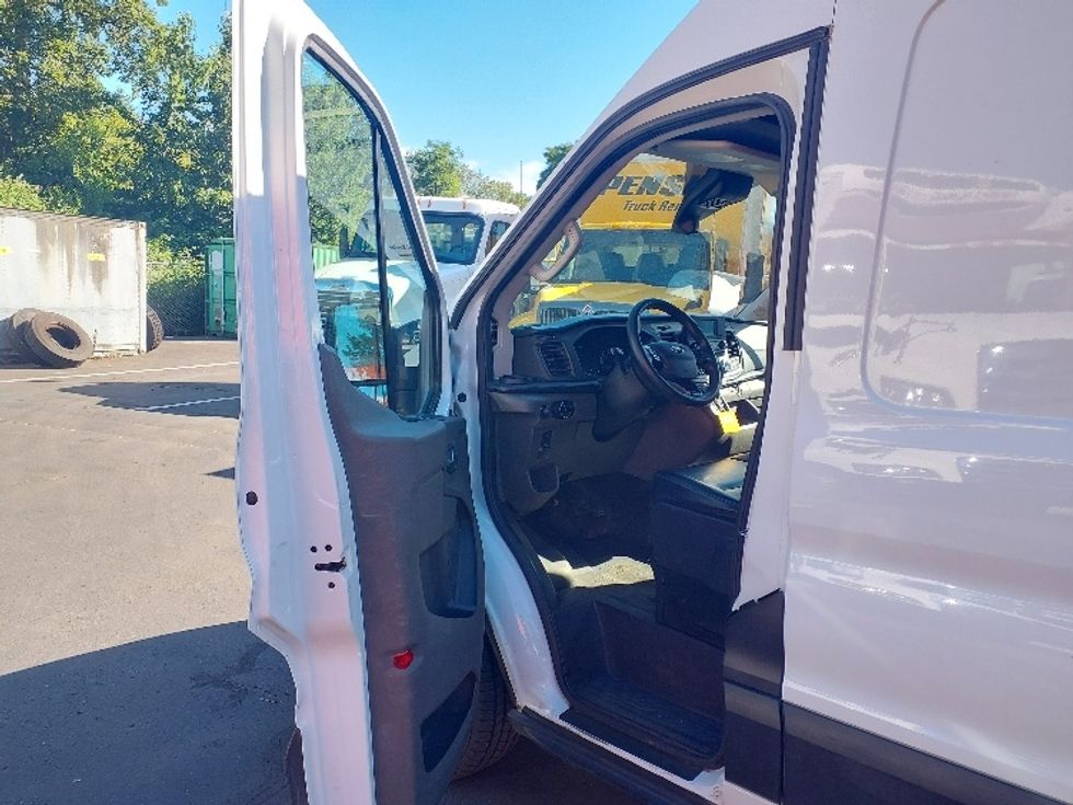 Cargo Van (Panel Van)-Light and Medium Duty Trucks-Ford-2022-Transit 250-Tukwila-WA-75,922\n\t\tmiles-$ 39,750 - Image 15