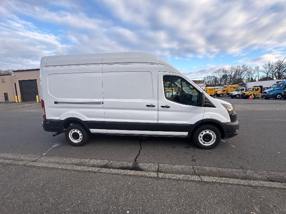 Cargo Van (Panel Van)-Light and Medium Duty Trucks-Ford-2022-Transit 250-Tukwila-WA-89,373\n\t\tmiles-$ 38,000 - Image 13