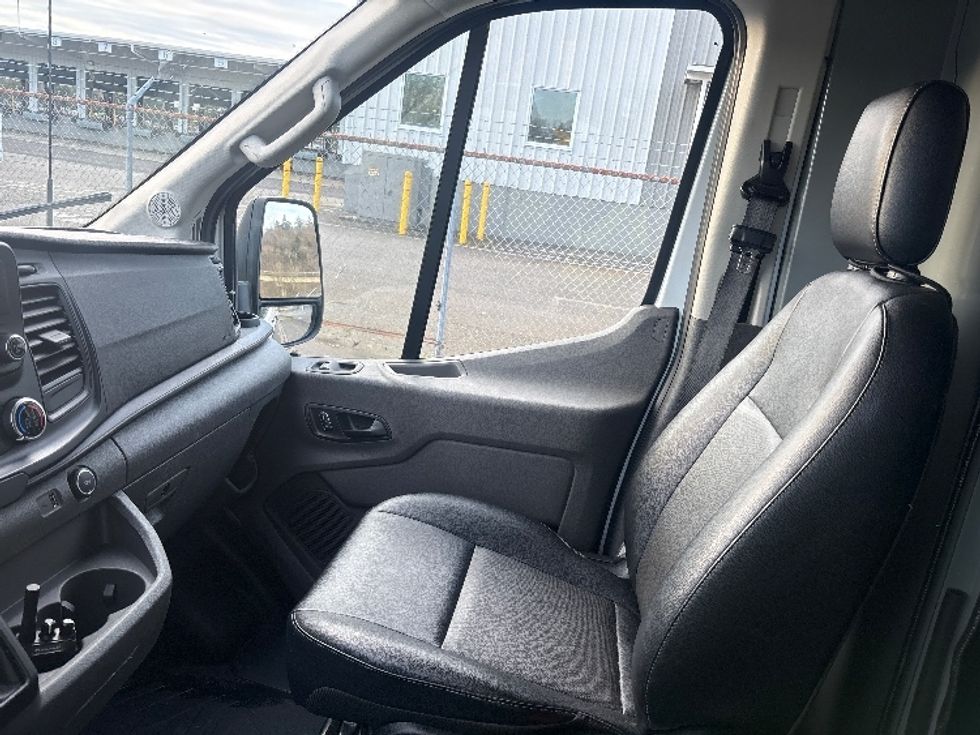 Cargo Van (Panel Van)-Light and Medium Duty Trucks-Ford-2022-Transit 250-Tukwila-WA-89,373\n\t\tmiles-$ 38,000 - Image 17