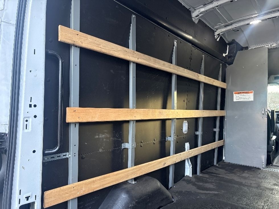 Cargo Van (Panel Van)-Light and Medium Duty Trucks-Ford-2022-Transit 250-Tukwila-WA-89,373\n\t\tmiles-$ 38,000 - Image 9