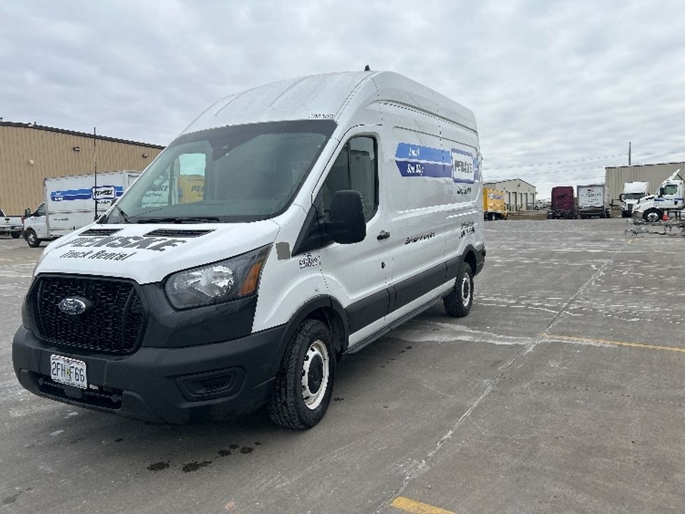 Cargo Van (Panel Van)-Light and Medium Duty Trucks-Ford-2022-Transit 250-West Fargo-ND-99,720\n\t\tmiles-$ 35,750 - Image 3
