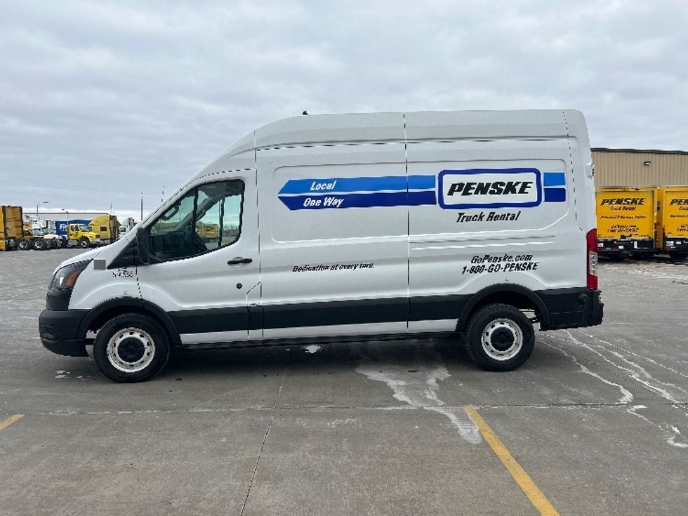 Cargo Van (Panel Van)-Light and Medium Duty Trucks-Ford-2022-Transit 250-West Fargo-ND-99,720\n\t\tmiles-$ 35,750 - Image 4