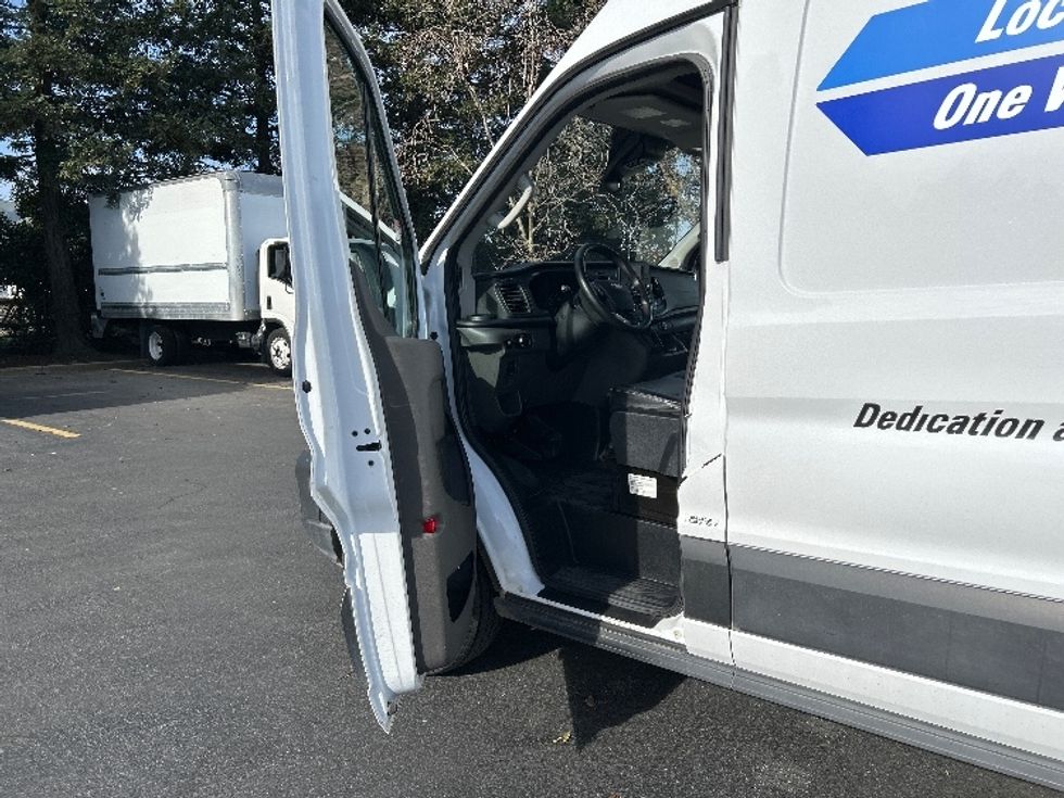 Cargo Van (Panel Van)-Light and Medium Duty Trucks-Ford-2022-Transit 250-West Sacramento-CA-92,146\n\t\tmiles-$ 40,250 - Image 16