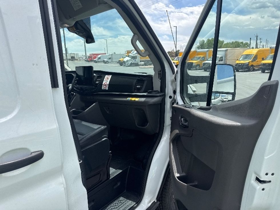 Cargo Van (Panel Van)-Light and Medium Duty Trucks-Ford-2022-Transit 350-Aurora-CO-49,617\n\t\tmiles-$ 46,000 - Image 19