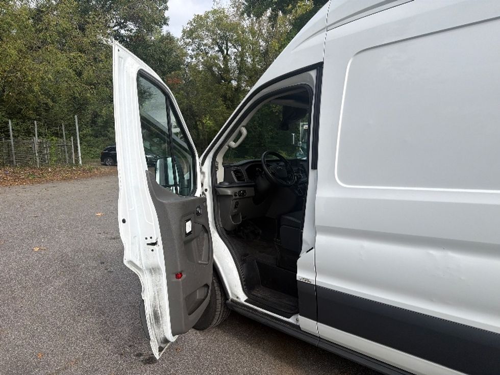 Cargo Van (Panel Van)-Light and Medium Duty Trucks-Ford-2022-Transit 350-Baltimore-MD-112,443\n\t\tmiles-$ 31,000 - Image 13