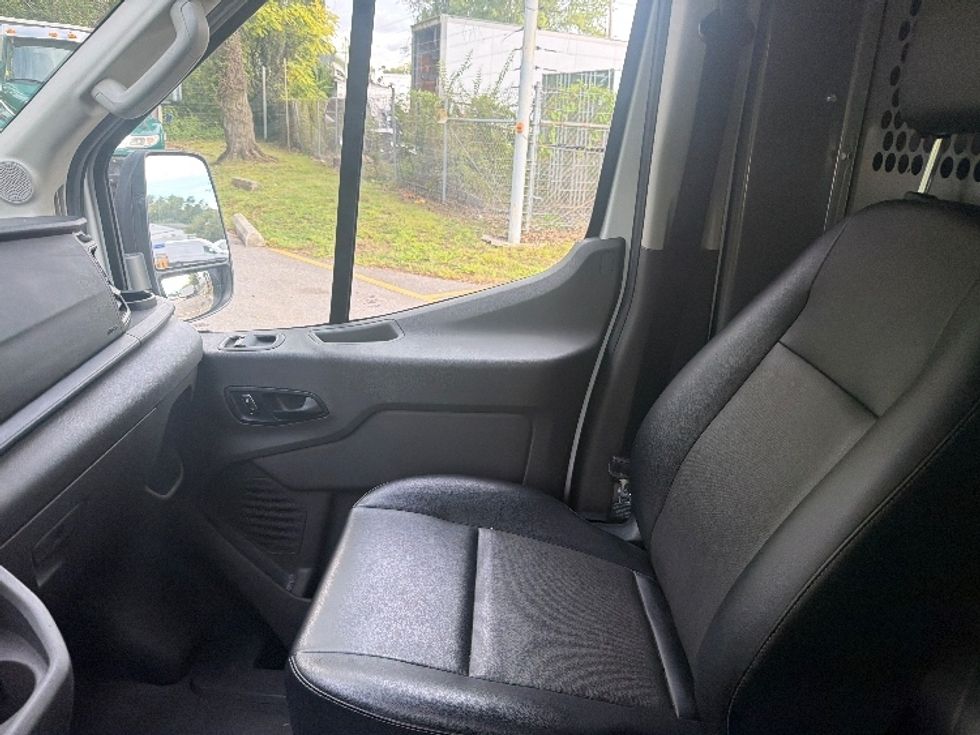 Cargo Van (Panel Van)-Light and Medium Duty Trucks-Ford-2022-Transit 350-Baltimore-MD-112,443\n\t\tmiles-$ 31,000 - Image 16
