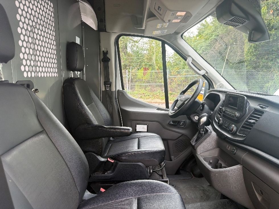 Cargo Van (Panel Van)-Light and Medium Duty Trucks-Ford-2022-Transit 350-Baltimore-MD-112,443\n\t\tmiles-$ 31,000 - Image 19