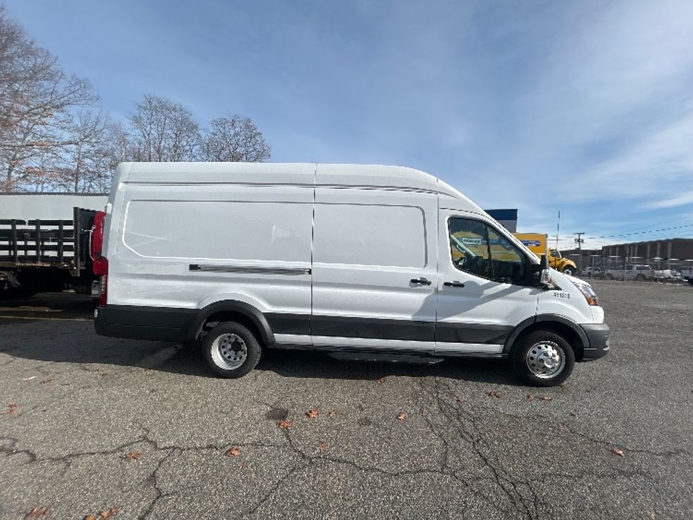 Cargo Van (Panel Van)-Light and Medium Duty Trucks-Ford-2022-Transit 350-Braintree-MA-17,715\n\t\tmiles-$ 45,000 - Image 14