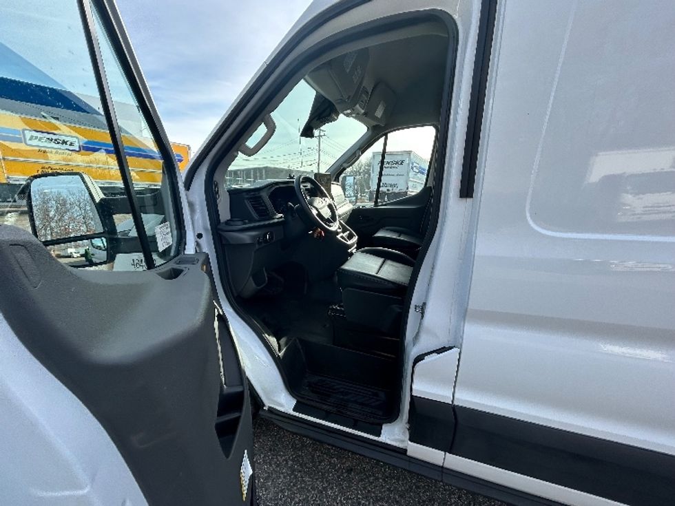 Cargo Van (Panel Van)-Light and Medium Duty Trucks-Ford-2022-Transit 350-Braintree-MA-17,715\n\t\tmiles-$ 45,000 - Image 15
