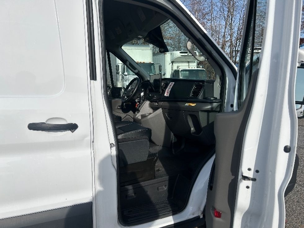 Cargo Van (Panel Van)-Light and Medium Duty Trucks-Ford-2022-Transit 350-Braintree-MA-17,715\n\t\tmiles-$ 45,000 - Image 19