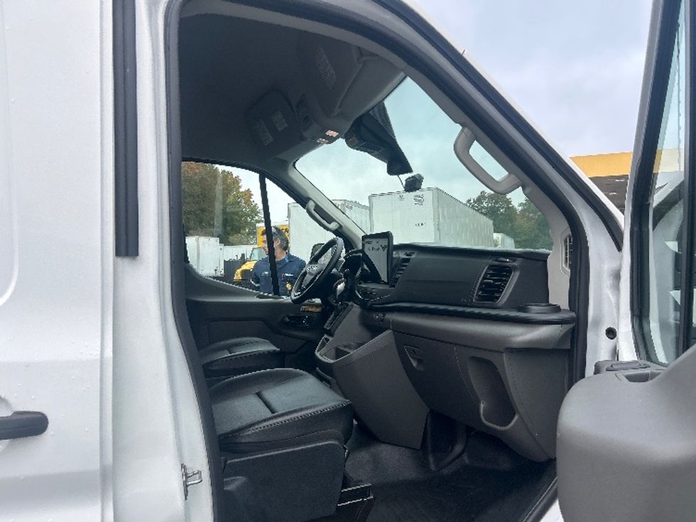 Cargo Van (Panel Van)-Light and Medium Duty Trucks-Ford-2022-Transit 350-Burlington-NJ-34,858\n\t\tmiles-$ 43,500 - Image 19
