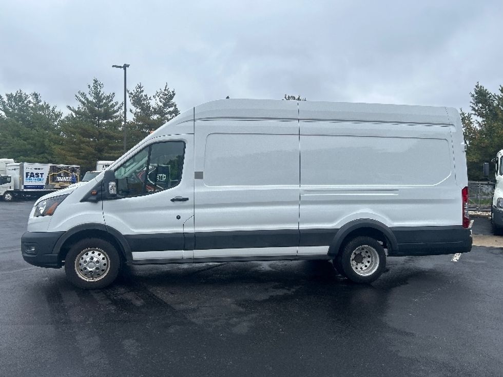Cargo Van (Panel Van)-Light and Medium Duty Trucks-Ford-2022-Transit 350-Burlington-NJ-34,858\n\t\tmiles-$ 43,500 - Image 4