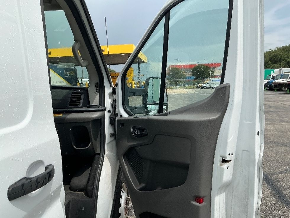 Cargo Van (Panel Van)-Light and Medium Duty Trucks-Ford-2022-Transit 350-Dallas-TX-26,629\n\t\tmiles-$ 48,250 - Image 17
