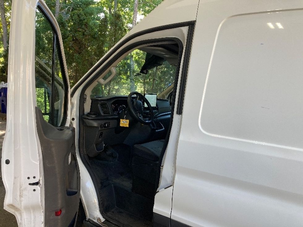 Cargo Van (Panel Van)-Light and Medium Duty Trucks-Ford-2022-Transit 350-Franklin-MA-148,112\n\t\tmiles-$ 30,500 - Image 16