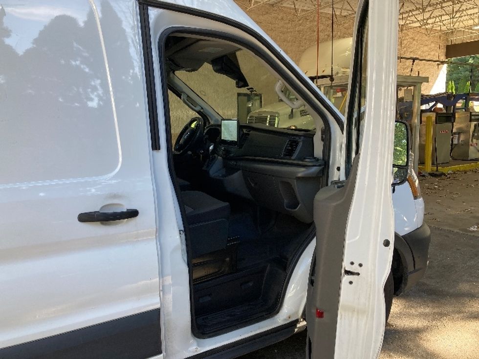 Cargo Van (Panel Van)-Light and Medium Duty Trucks-Ford-2022-Transit 350-Franklin-MA-148,112\n\t\tmiles-$ 30,500 - Image 20