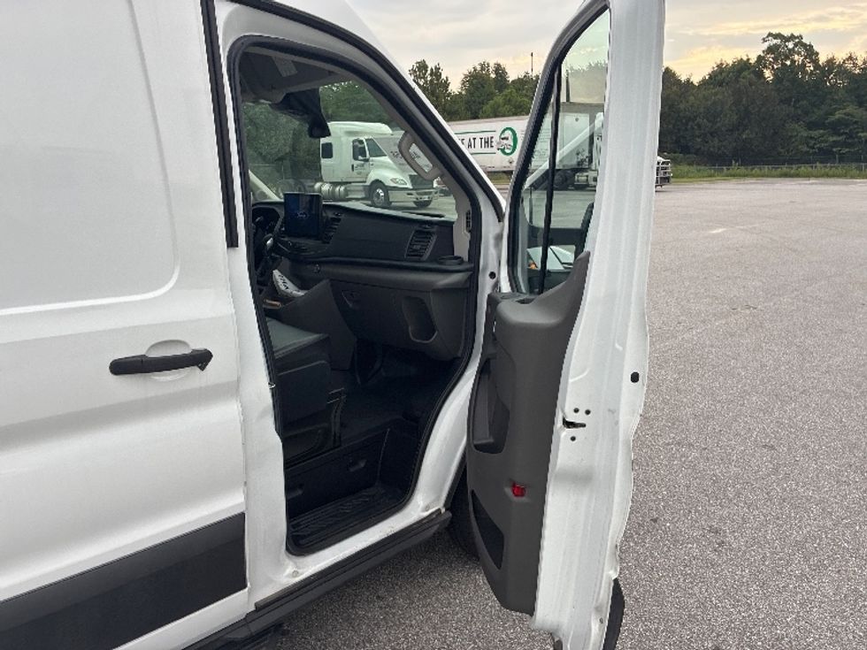 Cargo Van (Panel Van)-Light and Medium Duty Trucks-Ford-2022-Transit 350-Greenville-SC-12,293\n\t\tmiles-$ 49,750 - Image 20