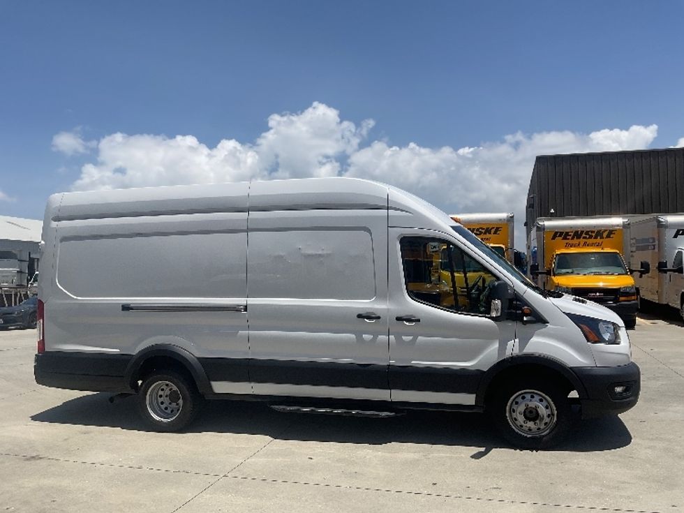 Cargo Van (Panel Van)-Light and Medium Duty Trucks-Ford-2022-Transit 350-Harahan-LA-59,543\n\t\tmiles-$ 45,000 - Image 15