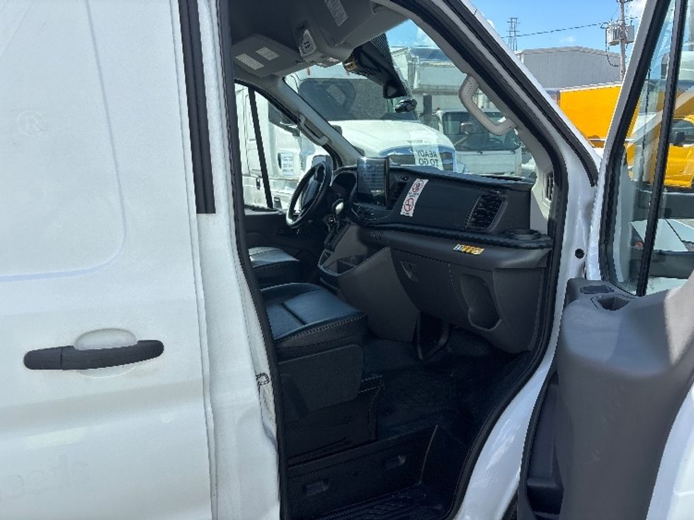 Cargo Van (Panel Van)-Light and Medium Duty Trucks-Ford-2022-Transit 350-Harahan-LA-59,543\n\t\tmiles-$ 45,000 - Image 20