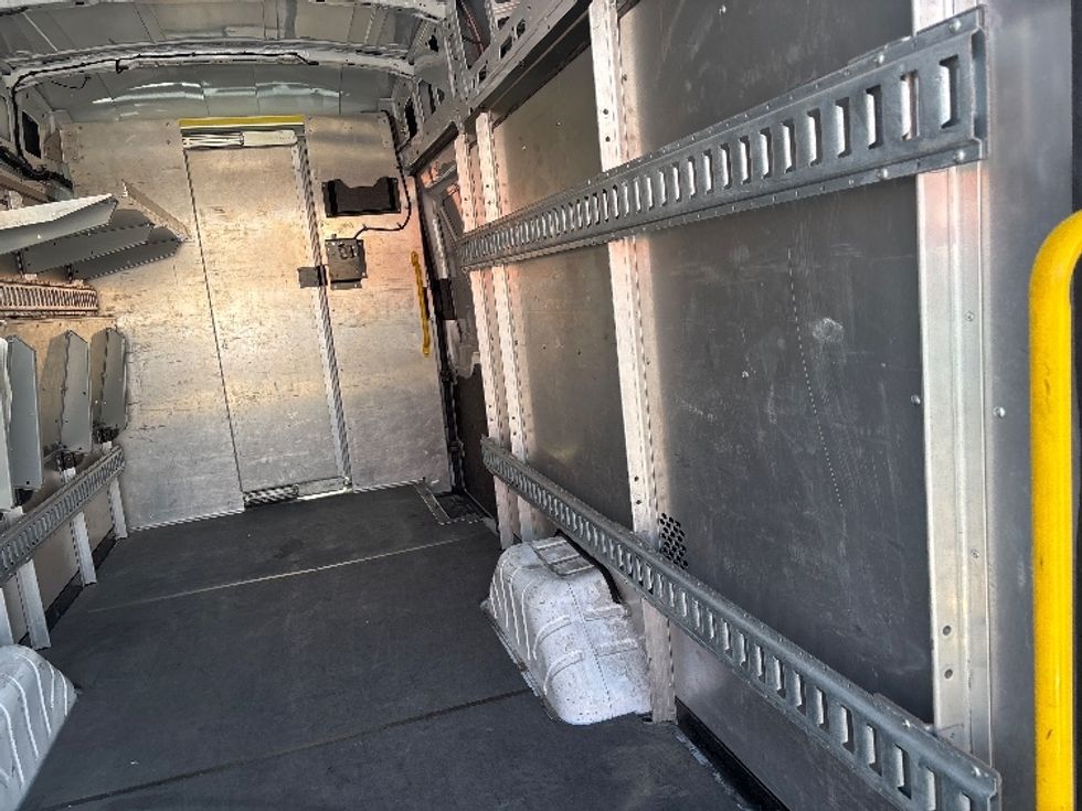Cargo Van (Panel Van)-Light and Medium Duty Trucks-Ford-2022-Transit 350-Harahan-LA-59,543\n\t\tmiles-$ 45,000 - Image 28