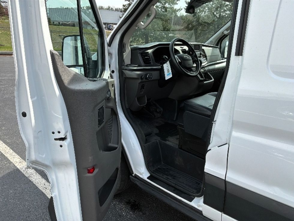 Cargo Van (Panel Van)-Light and Medium Duty Trucks-Ford-2022-Transit 350-Harrisburg-PA-108,668\n\t\tmiles-$ 38,500 - Image 16