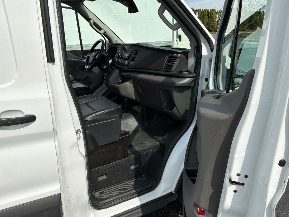 Cargo Van (Panel Van)-Light and Medium Duty Trucks-Ford-2022-Transit 350-Harrisburg-PA-108,668\n\t\tmiles-$ 38,500 - Image 20