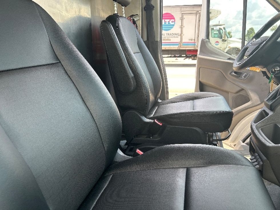 Cargo Van (Panel Van)-Light and Medium Duty Trucks-Ford-2022-Transit 350-Houston-TX-13,309\n\t\tmiles-$ 49,500 - Image 20