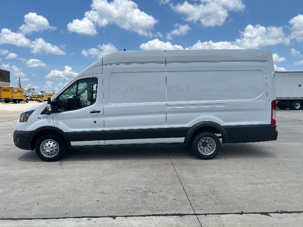 Cargo Van (Panel Van)-Light and Medium Duty Trucks-Ford-2022-Transit 350-Houston-TX-13,309\n\t\tmiles-$ 49,500 - Image 4