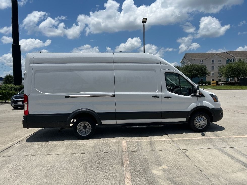 Cargo Van (Panel Van)-Light and Medium Duty Trucks-Ford-2022-Transit 350-Houston-TX-21,769\n\t\tmiles-$ 50,250 - Image 15
