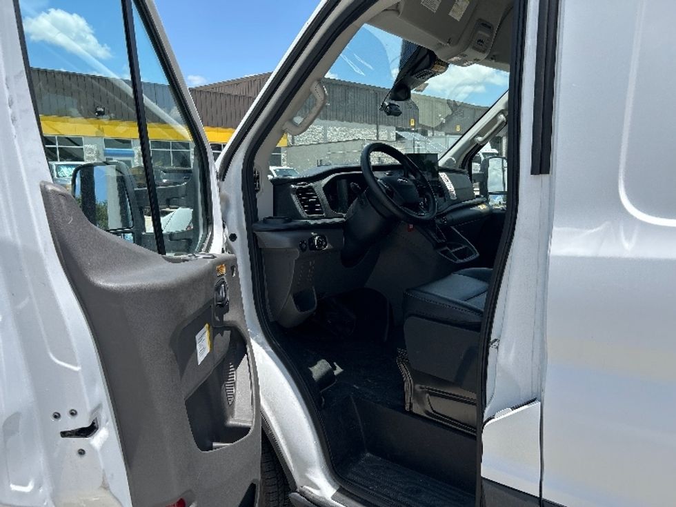 Cargo Van (Panel Van)-Light and Medium Duty Trucks-Ford-2022-Transit 350-Houston-TX-21,769\n\t\tmiles-$ 50,250 - Image 16