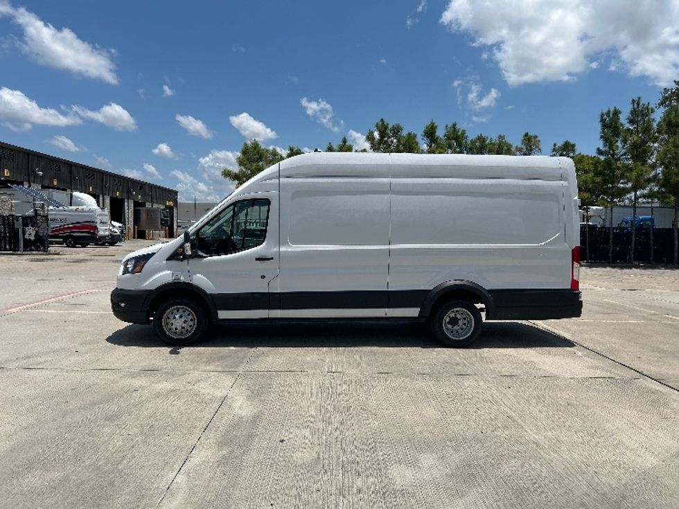 Cargo Van (Panel Van)-Light and Medium Duty Trucks-Ford-2022-Transit 350-Houston-TX-21,769\n\t\tmiles-$ 50,250 - Image 4
