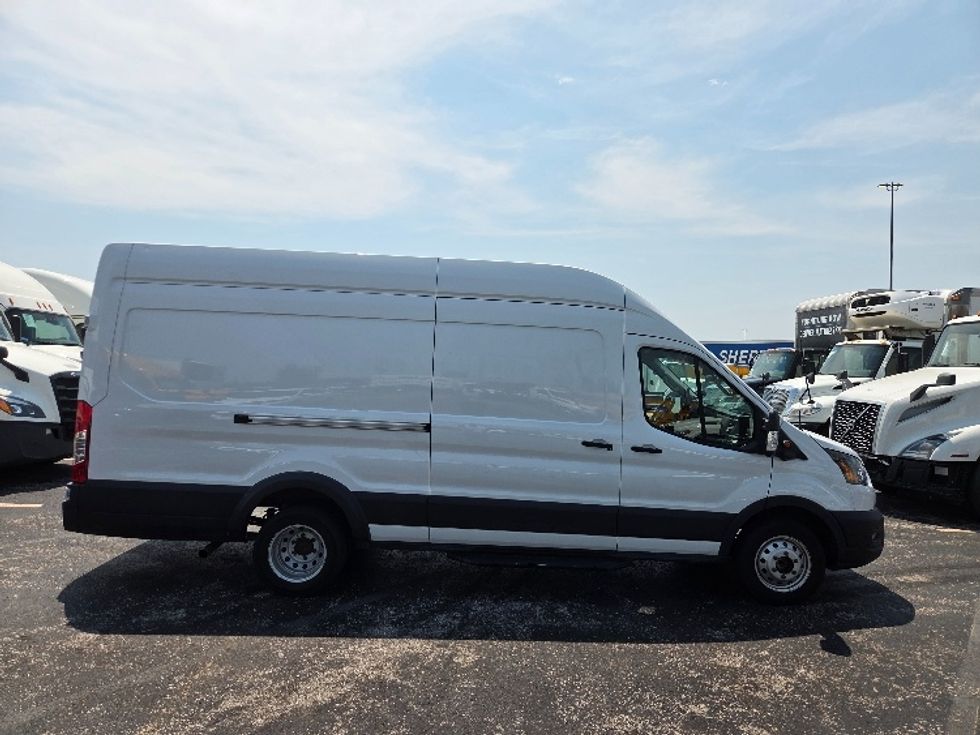 Cargo Van (Panel Van)-Light and Medium Duty Trucks-Ford-2022-Transit 350-Kansas City-MO-30,712\n\t\tmiles-$ 47,250 - Image 15