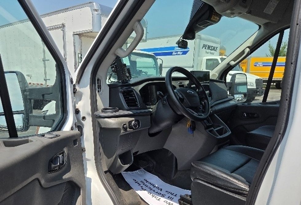 Cargo Van (Panel Van)-Light and Medium Duty Trucks-Ford-2022-Transit 350-Kansas City-MO-30,712\n\t\tmiles-$ 47,250 - Image 16