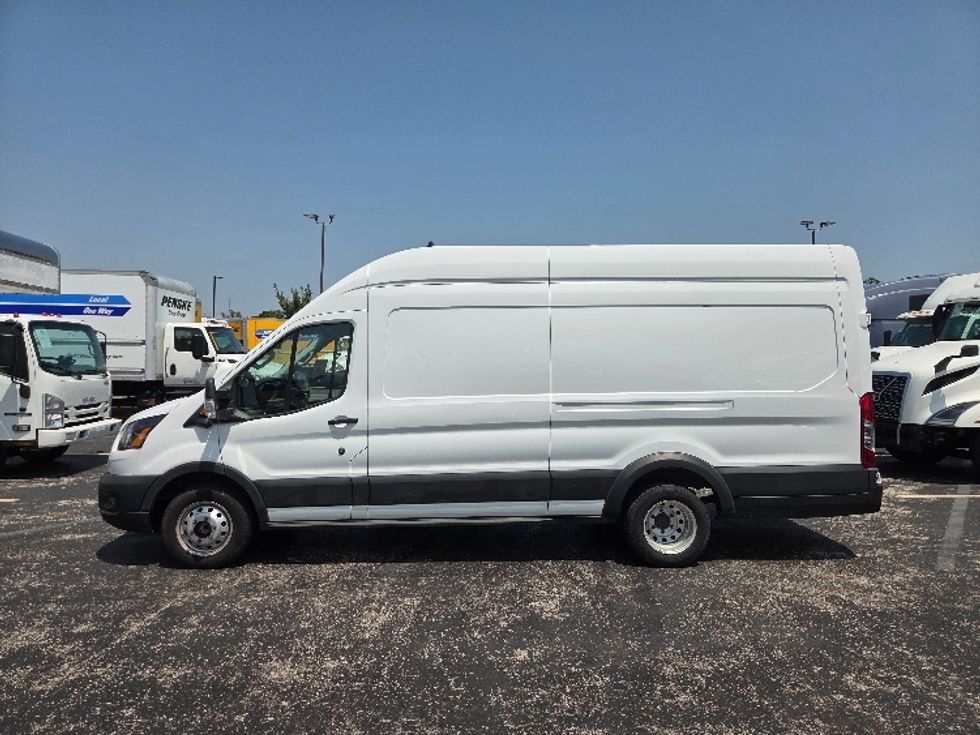 Cargo Van (Panel Van)-Light and Medium Duty Trucks-Ford-2022-Transit 350-Kansas City-MO-30,712\n\t\tmiles-$ 47,250 - Image 4