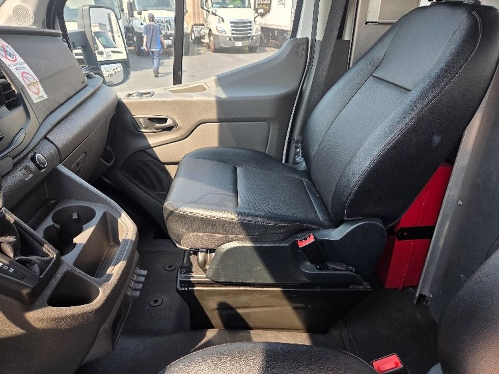 Cargo Van (Panel Van)-Light and Medium Duty Trucks-Ford-2022-Transit 350-Kent-WA-31,692\n\t\tmiles-$ 45,750 - Image 19