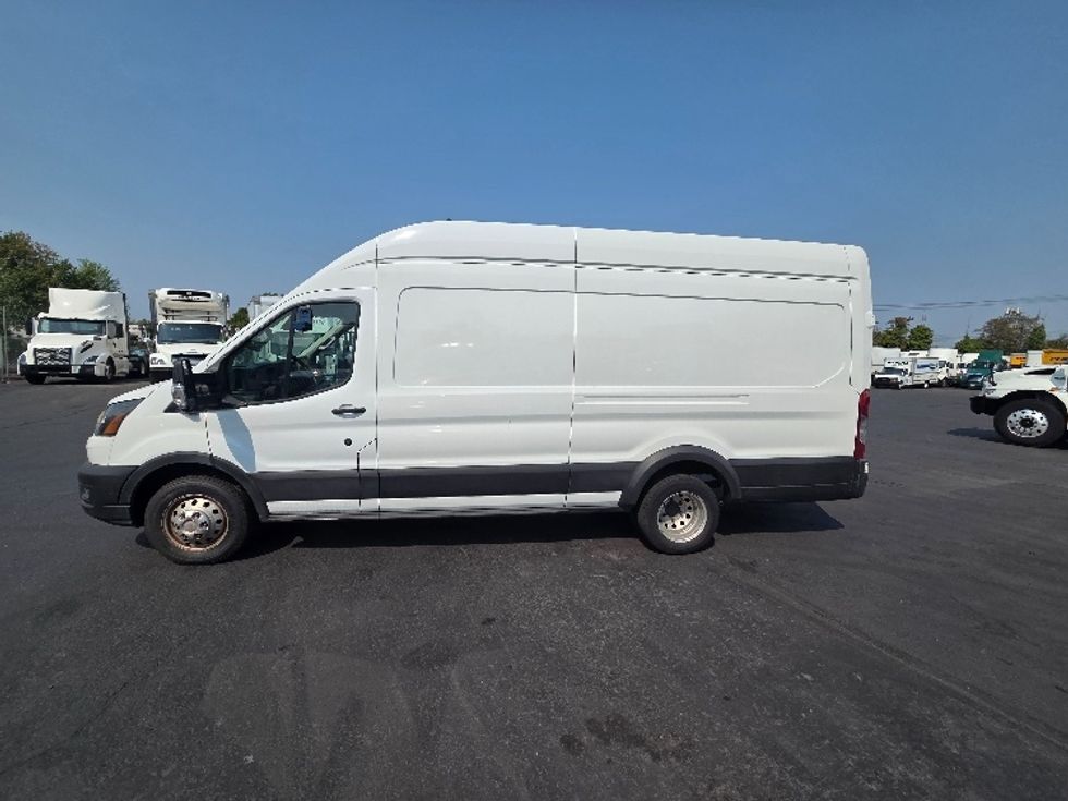 Cargo Van (Panel Van)-Light and Medium Duty Trucks-Ford-2022-Transit 350-Kent-WA-31,692\n\t\tmiles-$ 45,750 - Image 4