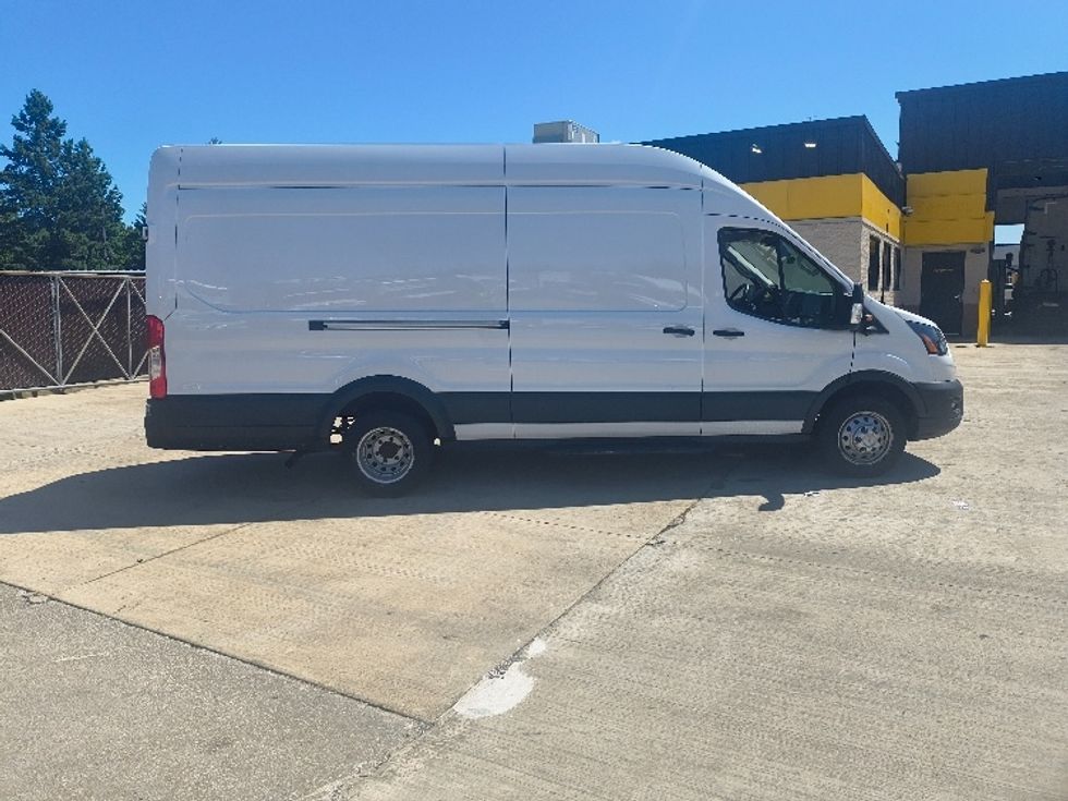 Cargo Van (Panel Van)-Light and Medium Duty Trucks-Ford-2022-Transit 350-Middlefield-OH-36,230\n\t\tmiles-$ 46,500 - Image 15