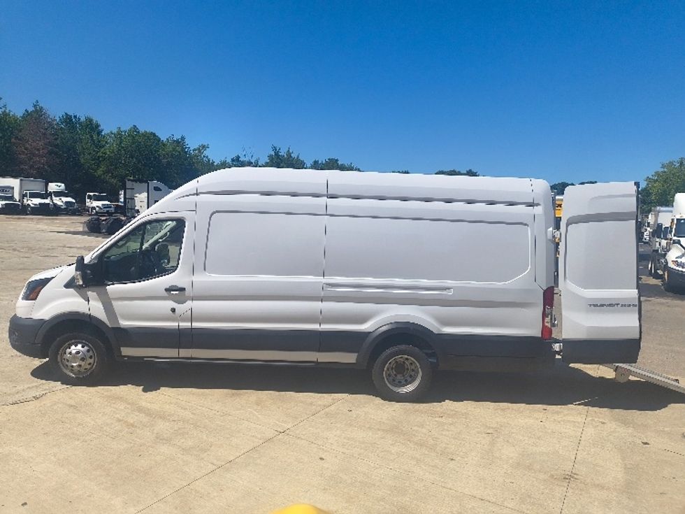 Cargo Van (Panel Van)-Light and Medium Duty Trucks-Ford-2022-Transit 350-Middlefield-OH-36,230\n\t\tmiles-$ 46,500 - Image 4